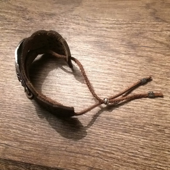 Leather cuff bracelet with bling - Picture 2 of 3